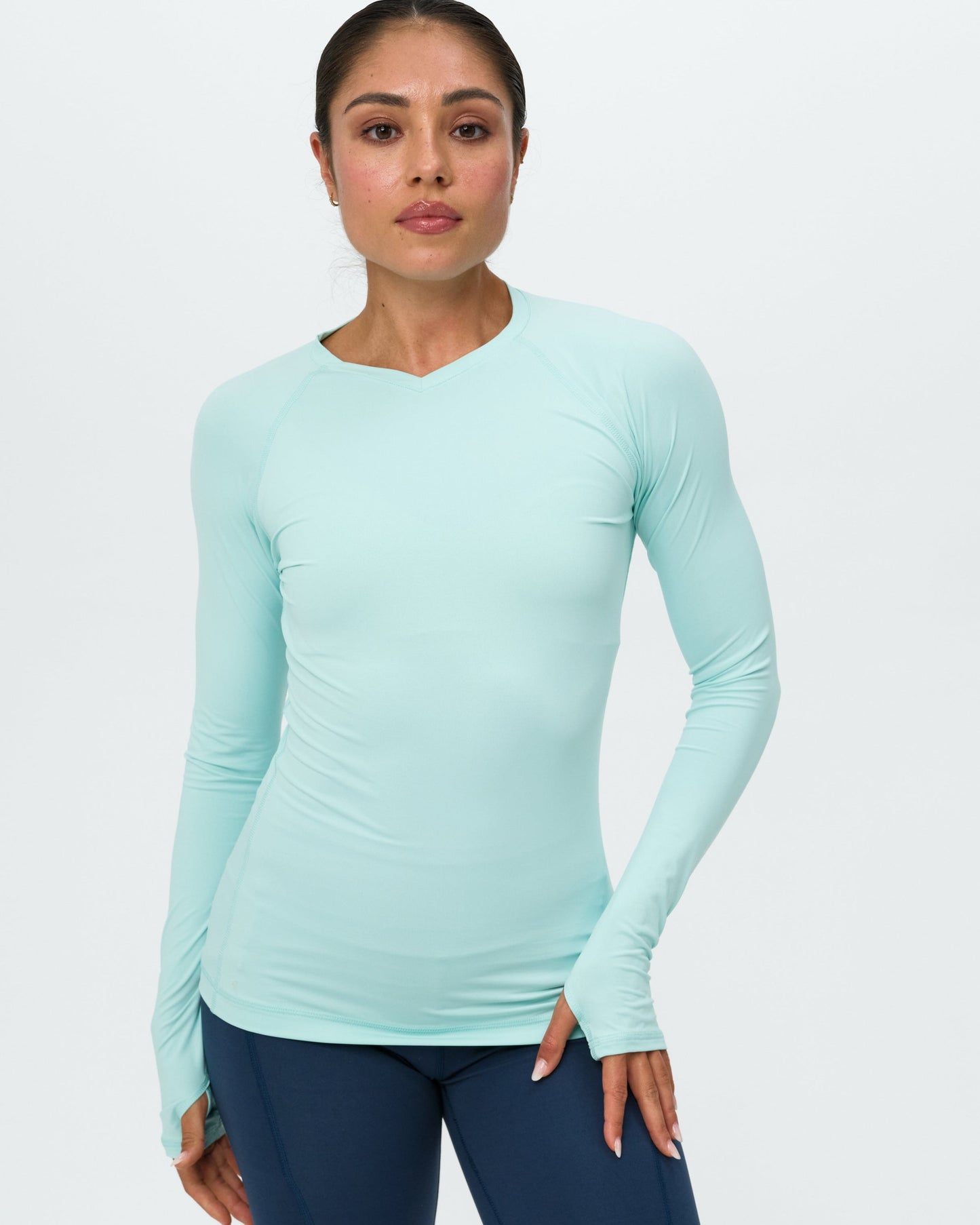 WOMEN'S ACTIVE V-NECK (2002)