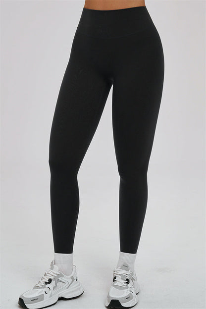 The Svelte Tank Top Leggings 2-Piece Set