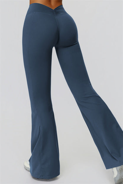 The Fyra Crop Tank Flared Leggings 2-Piece Set