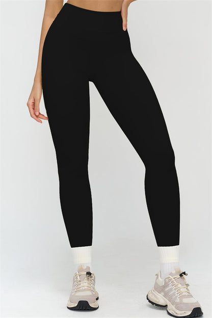 The Stride Crop Top Leggings 2-Piece Set