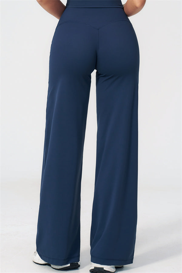 The Dynamic T-shirt Straight Leg Pants 2-Piece Set