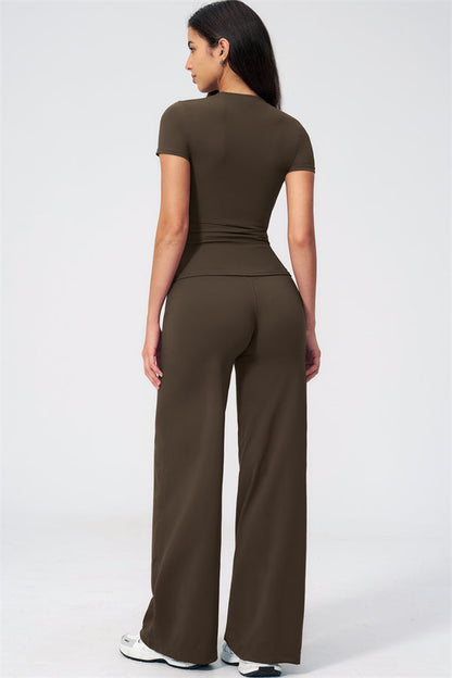 The Dynamic T-shirt Straight Leg Pants 2-Piece Set