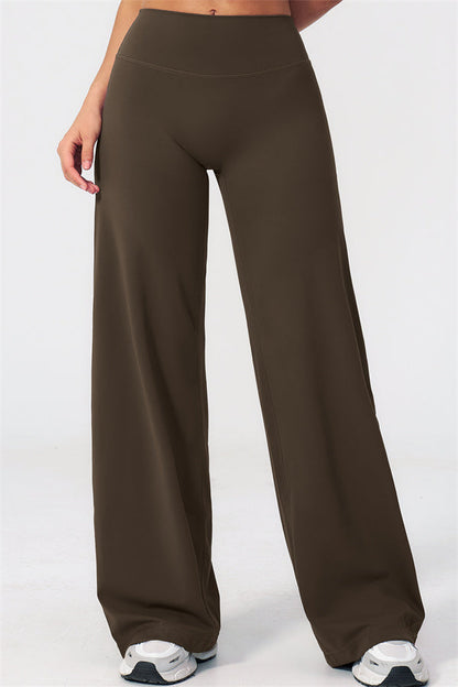 The Dynamic T-shirt Straight Leg Pants 2-Piece Set