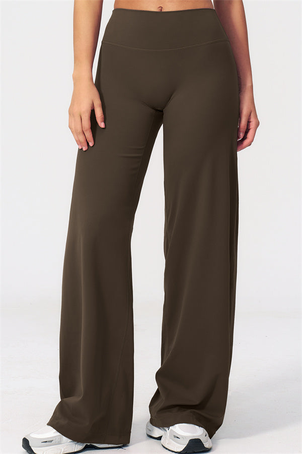 The Dynamic T-shirt Straight Leg Pants 2-Piece Set