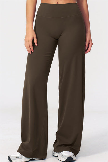 The Dynamic T-shirt Straight Leg Pants 2-Piece Set
