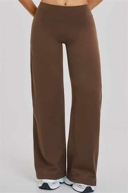 The Dynamic T-shirt Straight Leg Pants 2-Piece Set