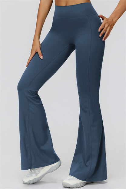 The Fyra Sports Bra Flared Leggings 2-Piece Set