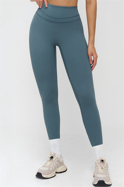 The Stride Crop Top Leggings 2-Piece Set