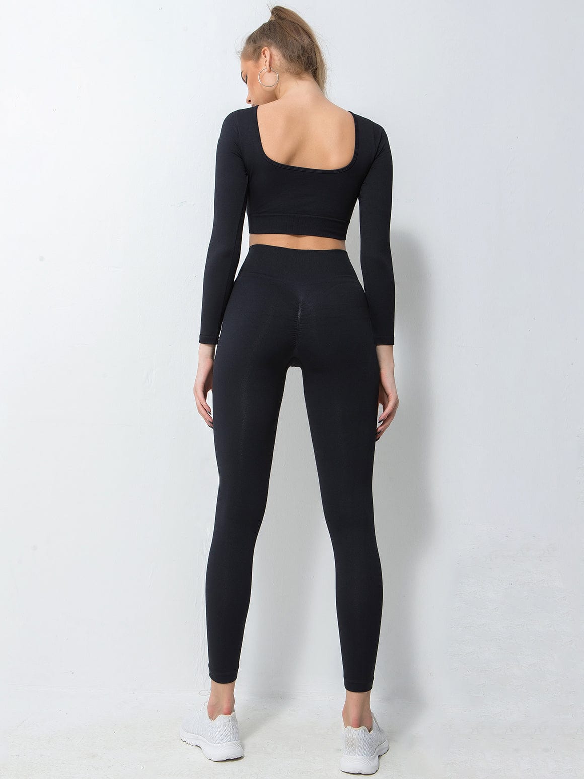 Wholesale 2-piece solid color soport sets v neck breathable wicking fitness workout sportwear